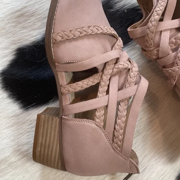 Anthropologie Seychelles So Blue woven leather strappy ankle booties - Picture 2 of 8